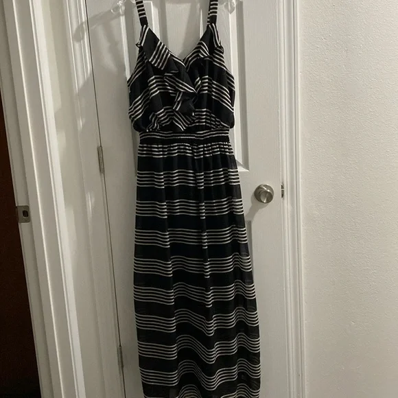 faded glory long dresses Faded Glory Women's Med Full Length Maxi Dress, Tie Waist, Black/White Abstract